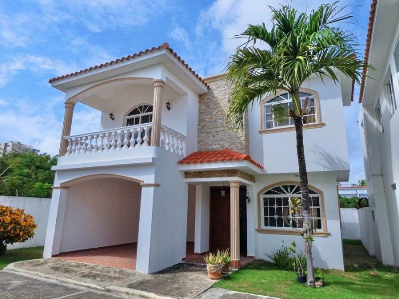 Foto Casa en Venta en Juan Dolió, San Pedro de Macorís, San Pedro de Macorís - U$D 240.000 - CAV77868 - BienesOnLine