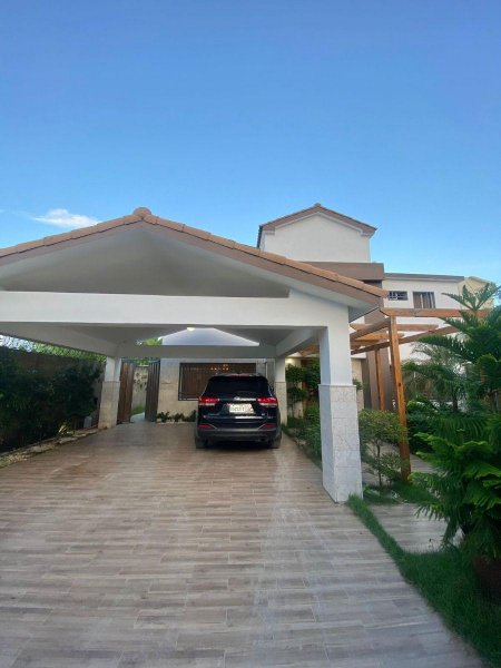 Foto Casa en Venta en Juan Dolió, San Pedro de Macorís, San Pedro de Macorís - U$D 360.000 - CAV77890 - BienesOnLine